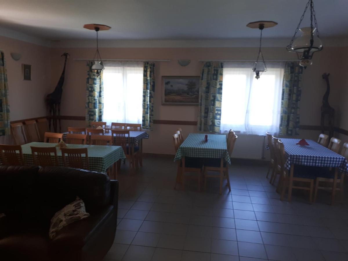 Vadaspuszta Vendeghaz Csatka Exteriör bild